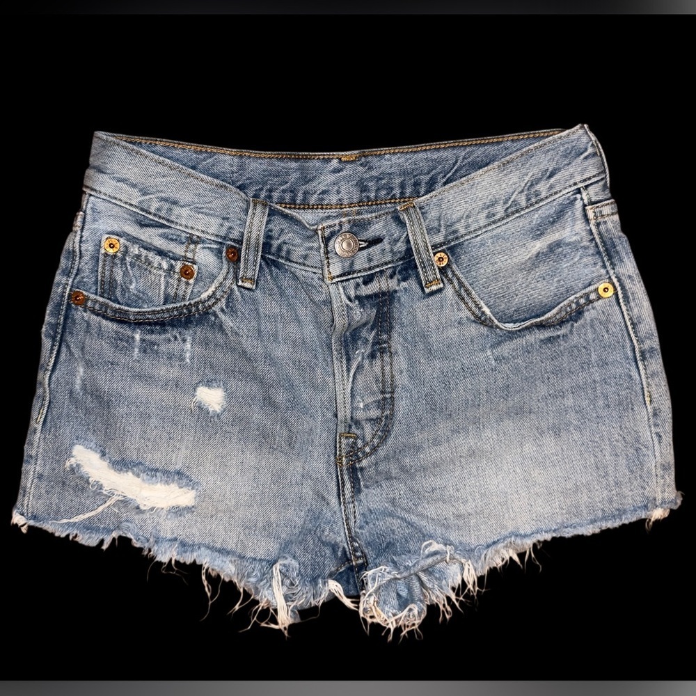 LEVI’S ORIGINAL FIT HIGH RISE WOMEN’S SHORTS